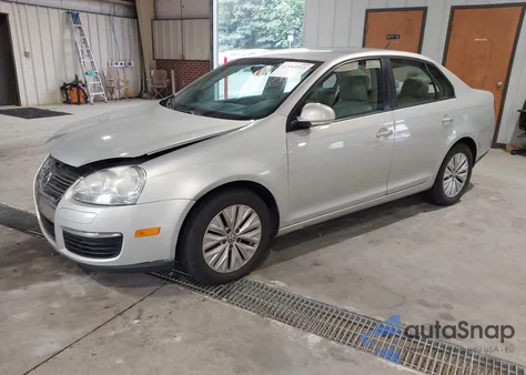 2010 Volkswagen Jetta Limited Edition from USA, damaged, VIN 3VWAX7AJ9AM092009